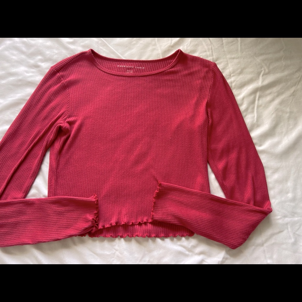 Hot pink American Eagle cropped long sleeve